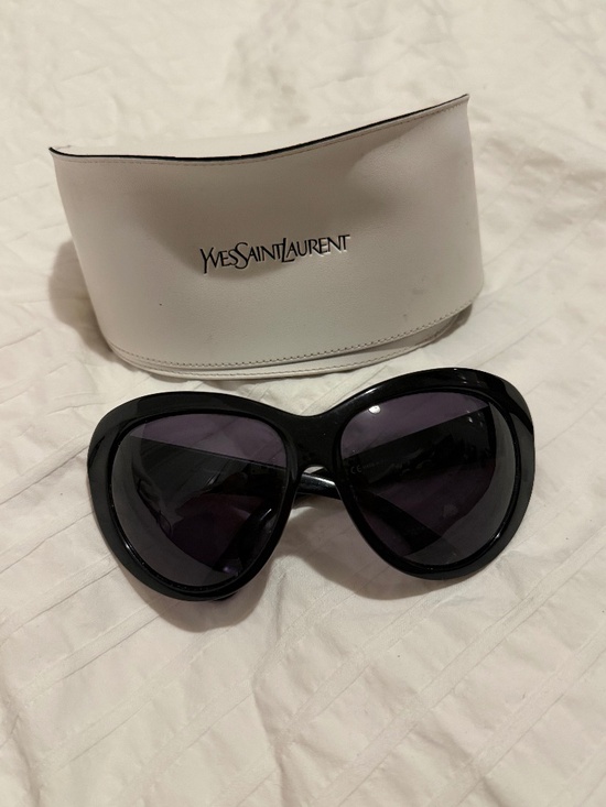 Yves Saint Laurent Black Oversized Sunglasses main image 5
